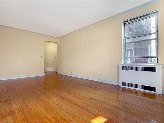 3rd image of 7011 108th St APT 1C