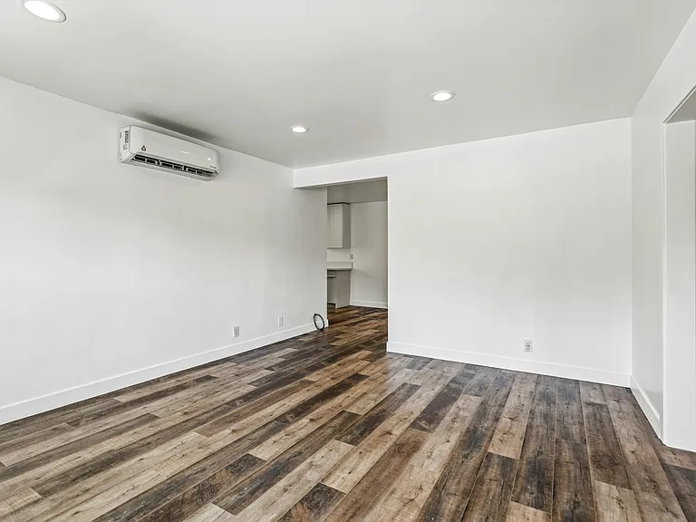 2730 Raymond Ave #9 — Photo 9