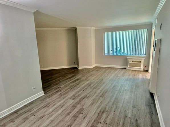 1595 E Chevy Chase Dr APT 8