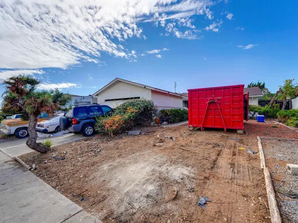 9844 Halberns Blvd, Santee, CA 92071