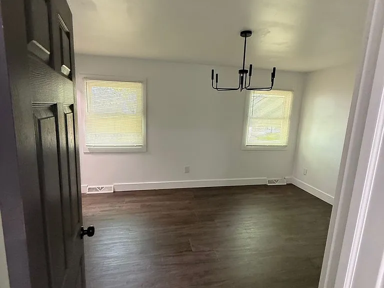135 Grandview Ave — Photo 10