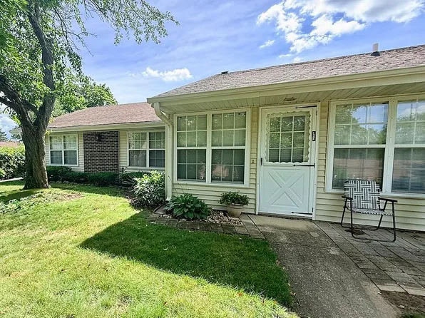 7134 Concord Cir, Fox Lake, IL 60020