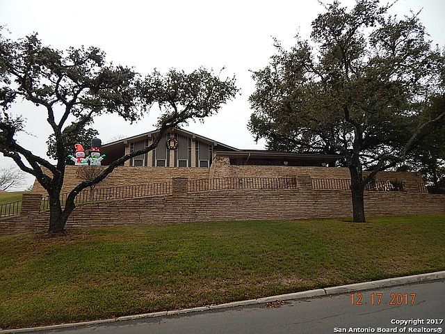 1st image of 4403 Golf View Dr