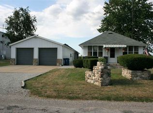 222 W 1st Rd, Lapaz, IN 46537