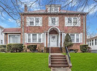 3338 158th St, Flushing, NY 11358