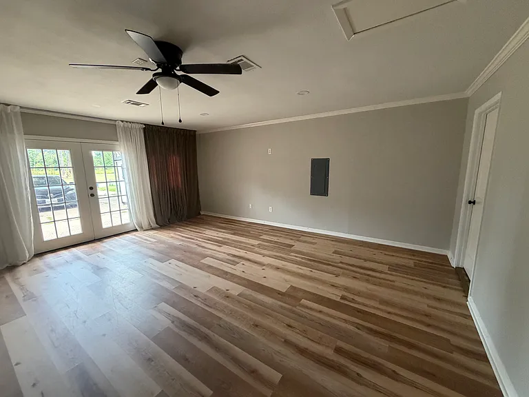 404 Brookwood Dr — Photo 15