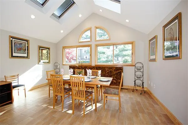 22 Westlund Rd