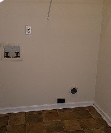 4th image of 1810 Gordon St