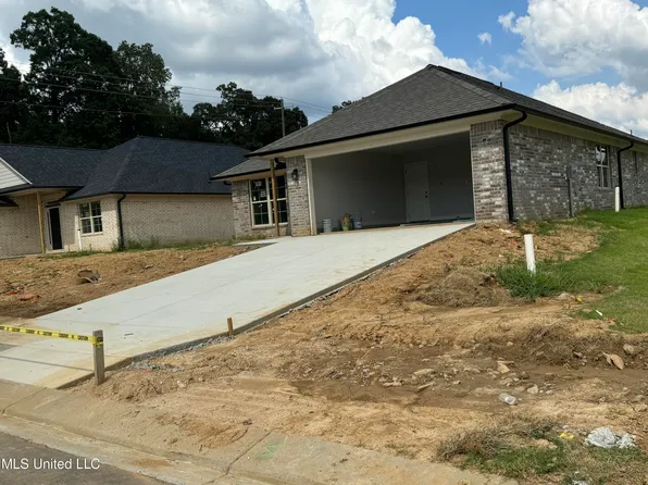 5968 Uselton Dr, Southaven, MS 38672