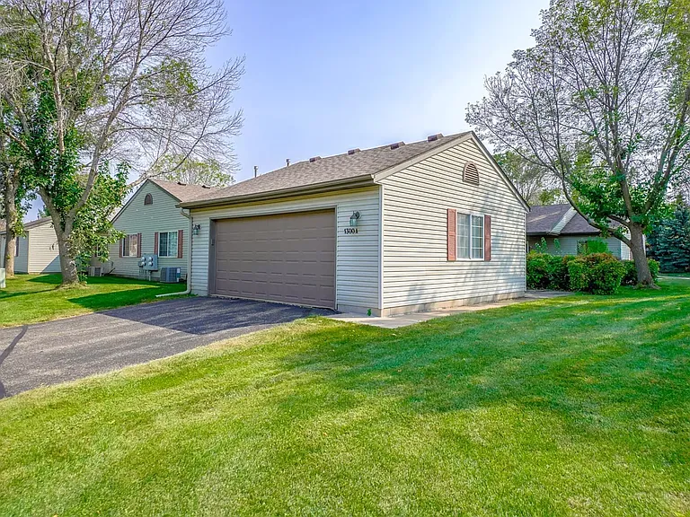 1300 Carriage Dr #A — Photo 6