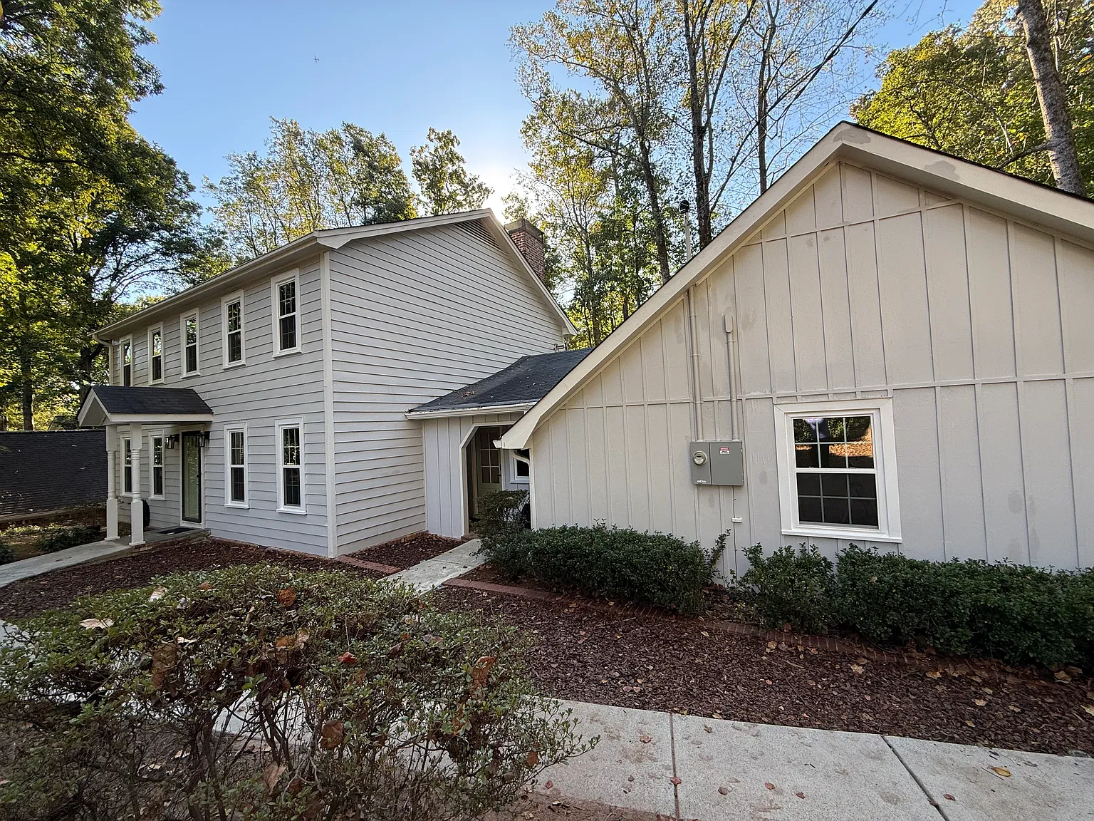 4 bed, 2407 sqft, $4,300 — Photo 2