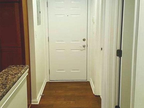 5th image of 501-110 E Washington St #501