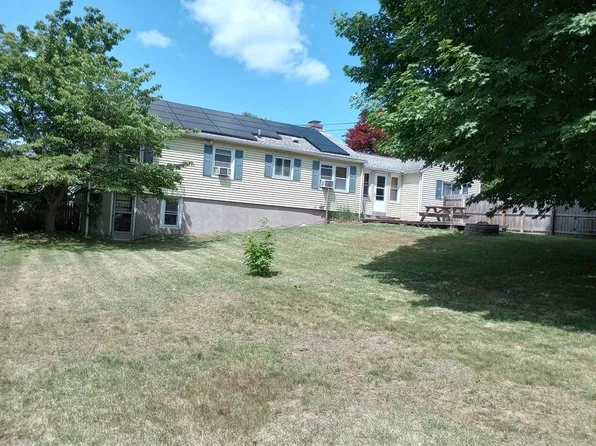 260 Maple St, East Longmeadow, MA 01028