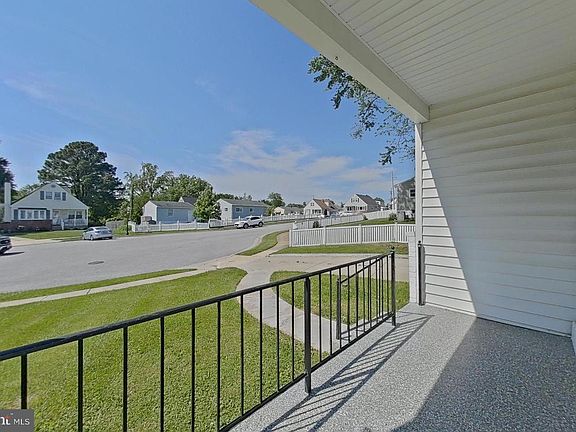 5th image of 8203 Woodside Ct