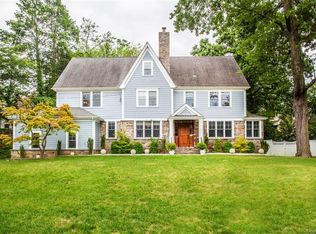 101 Montgomery Cir, New Rochelle, NY 10804