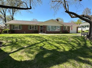 905 Kernon Dr, Belleville, IL