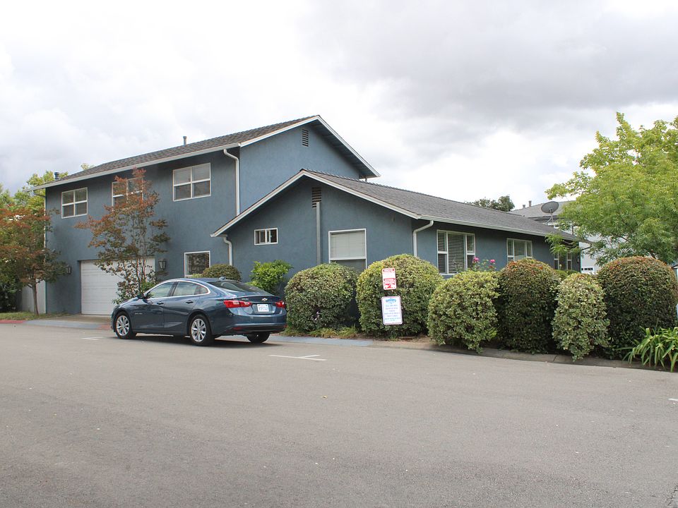 1st image of 320 5th St