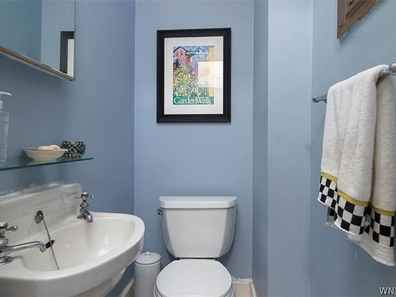 5th image of 925 Delaware Ave #1D
