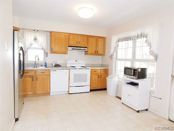3rd image of 103 Buffaloe Ln