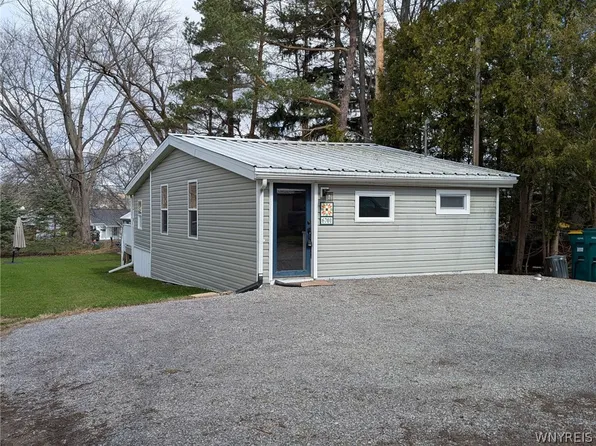 6701 Upper Dr, Castile, NY 14427