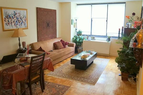 Spacious Bright Living area