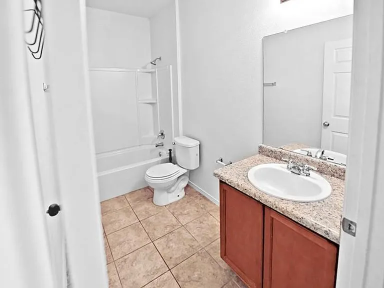 5721 Knoll Pines Pass — Photo 13
