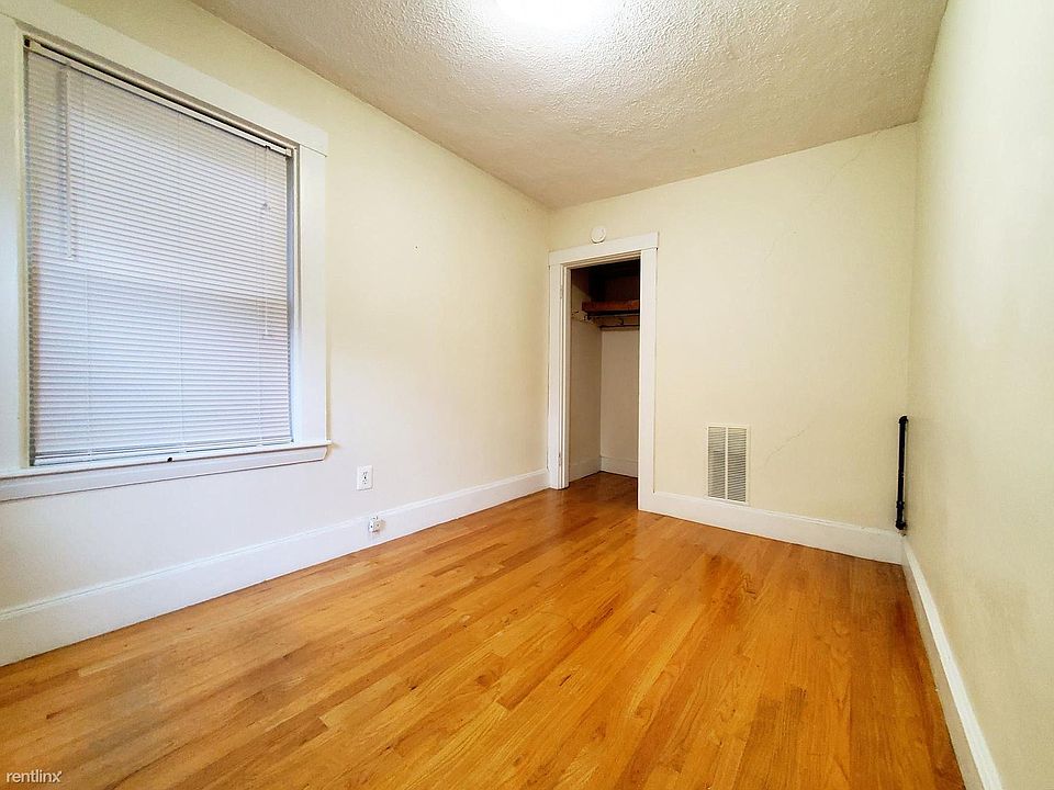 17 Bay #3 R Cambridge Shared Unit Photo 8