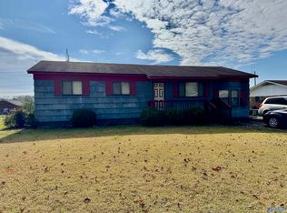 611 Clearview St SW, Decatur, AL 35601