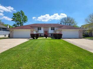 929 Monterrey Ct APT C, Crown Pt, IN 46307