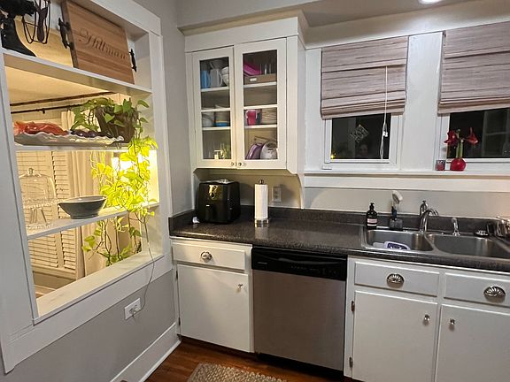 2nd image of 226 Newman Ave