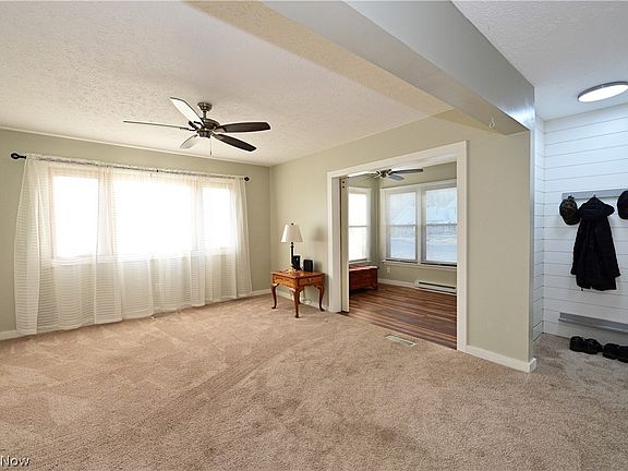 4th image of 4050 Woodland Dr #2