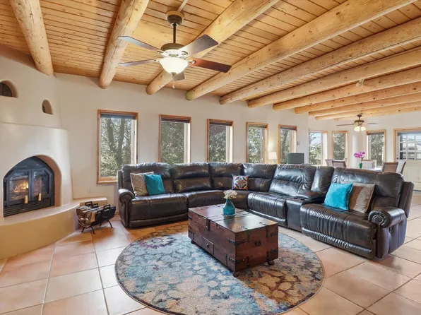 19 Aventura Rd, Santa Fe, NM 87508