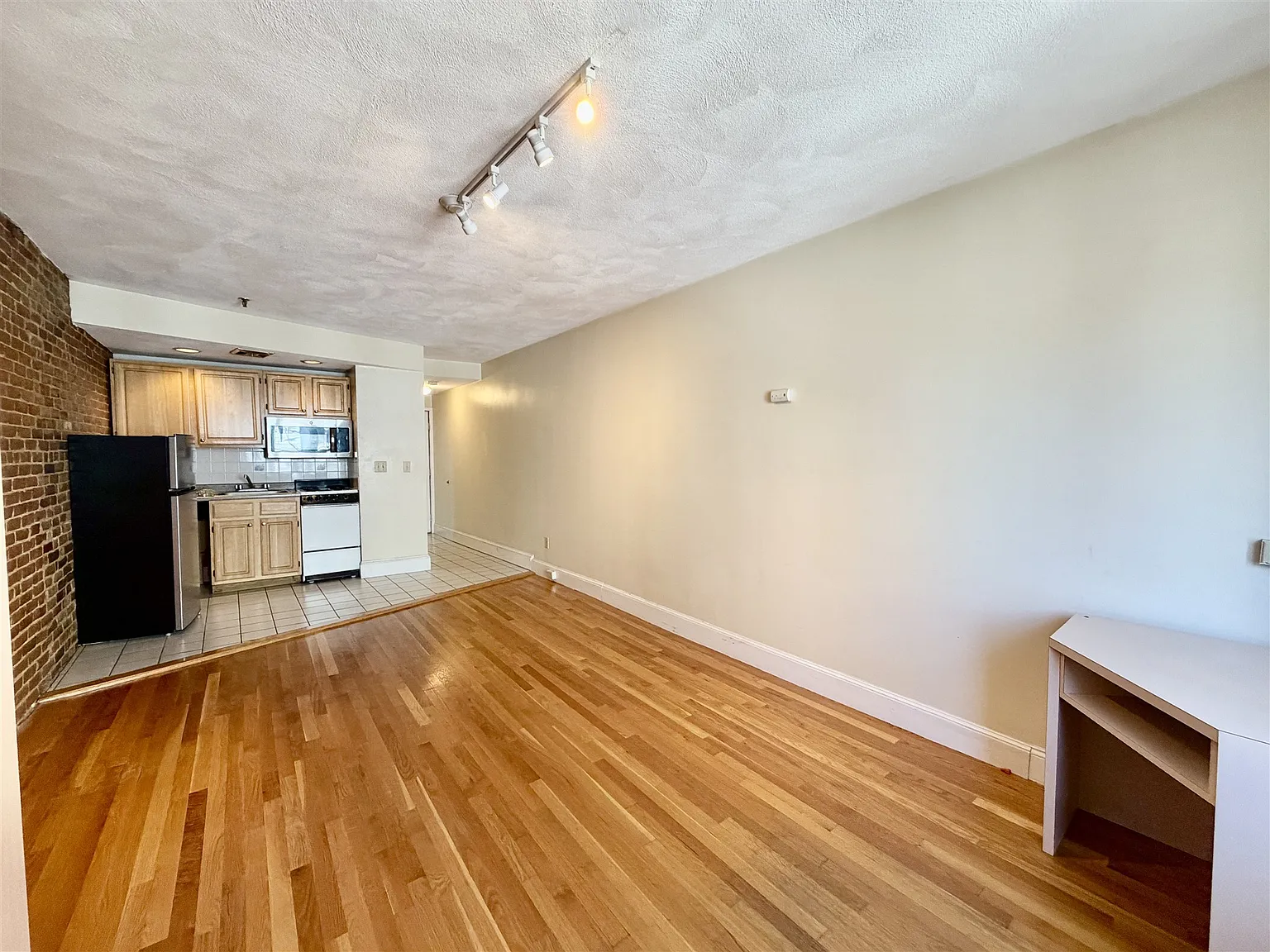 12 Mount Auburn St — Photo 3