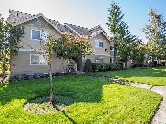 3rd image of 306 NE 104th Ave #50F