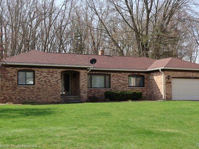 5393 N Dyewood Dr, Flint, MI, 48532