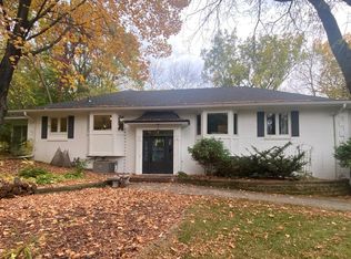 2312 Sheridan Hills Rd, Wayzata, MN 55391