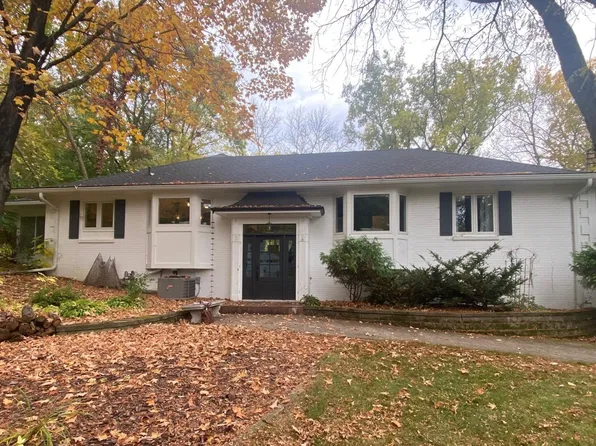 2312 Sheridan Hills Rd, Wayzata, MN 55391