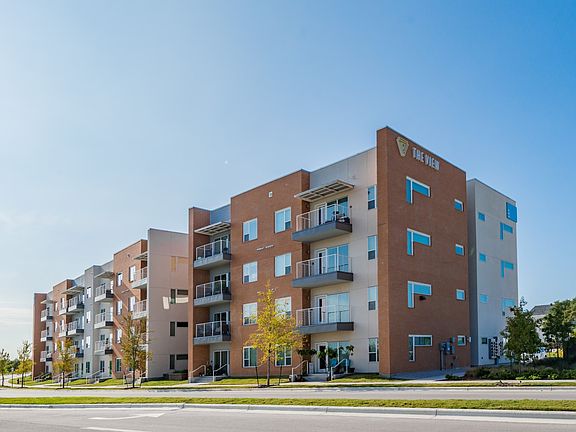 3rd image of 1430 Main St APT B409