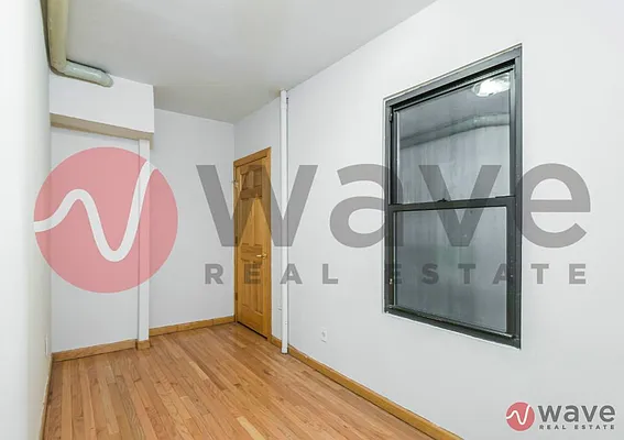 Rented by Wave Real Estate Group | media 19