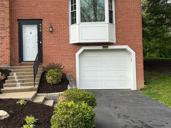 950 Twin Leaf Ct, Bethel Park, PA 15102