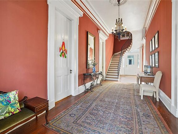 3rd image of 1805 Coliseum St APT 1