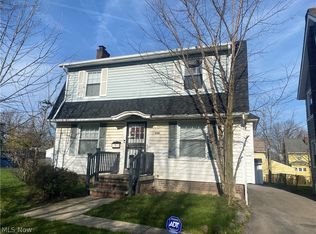 950 Greyton Rd, Cleveland Heights, OH 44112