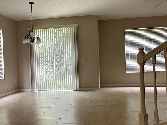3rd image of 1532 Broken Oak Dr #22B