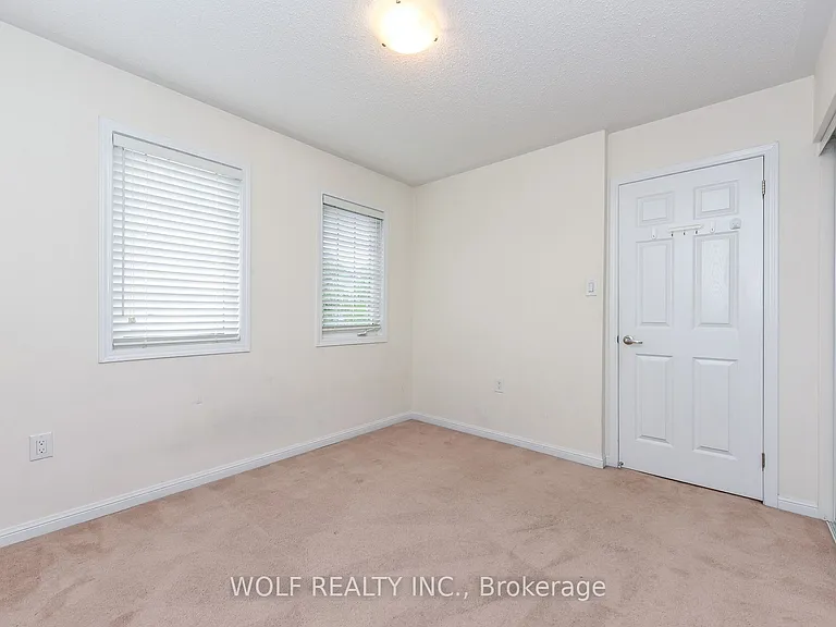 449 Tyrone Cres — Photo 19