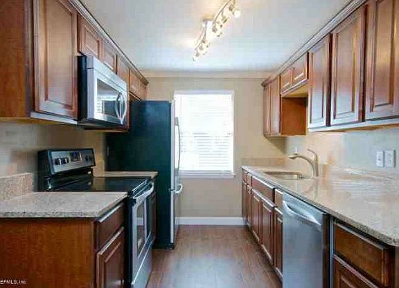 4th image of 2651 Tide Ln