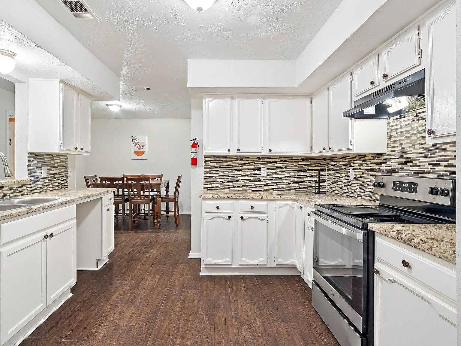 4 bed, 2.0 bath, $754 — Photo 2