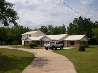 123 Cd Ave, Waynesville, GA 31566