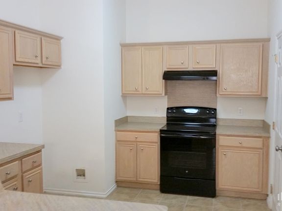 3rd image of 921 Kory Dr