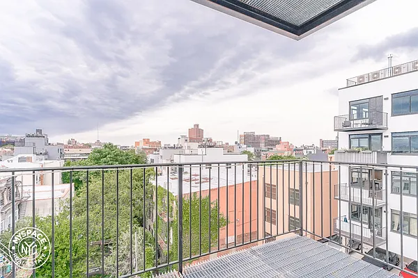 Rented by MySpaceNYC | media 30