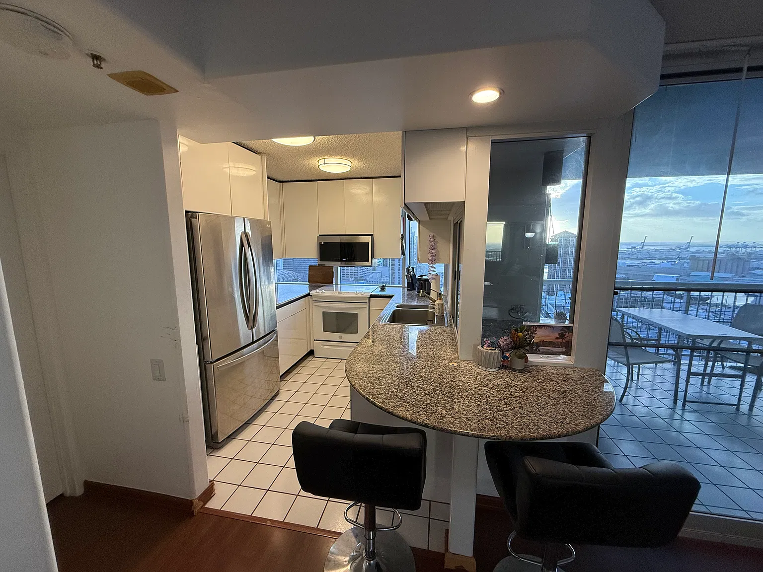 2 bed, 875 sqft, $3,800 — Photo 4